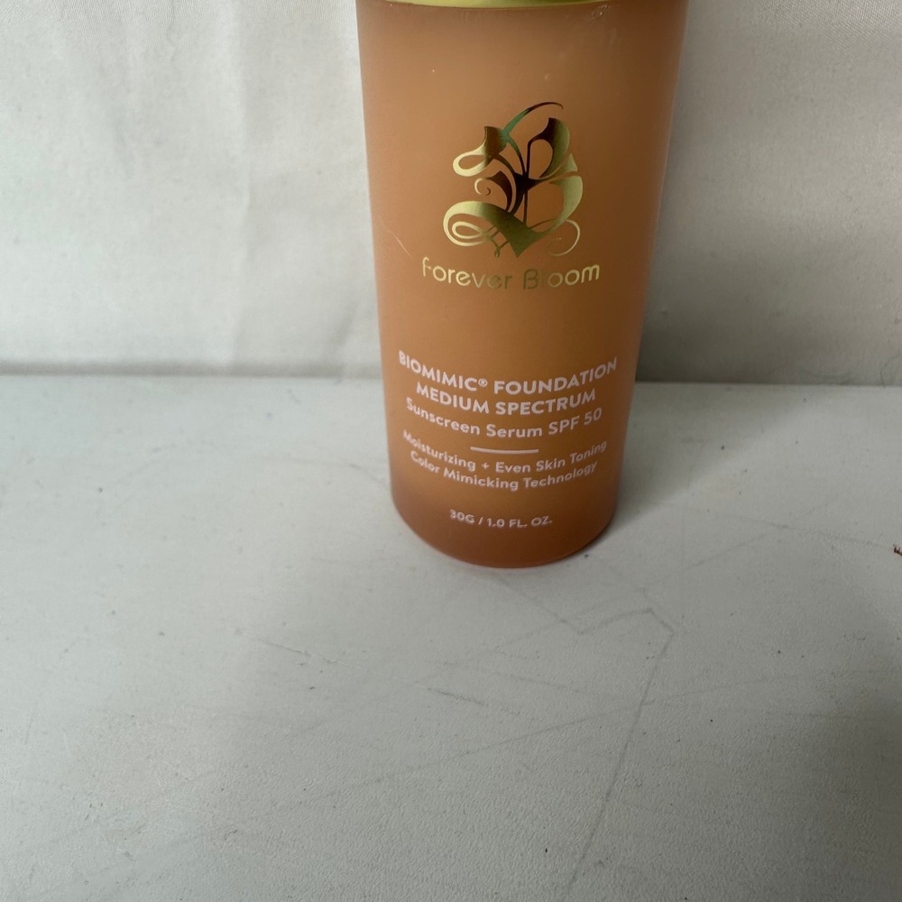 Forever Bloom Biomimic Foundation Medium Spectrum Sunscreen Serum SPF 50 1oz New